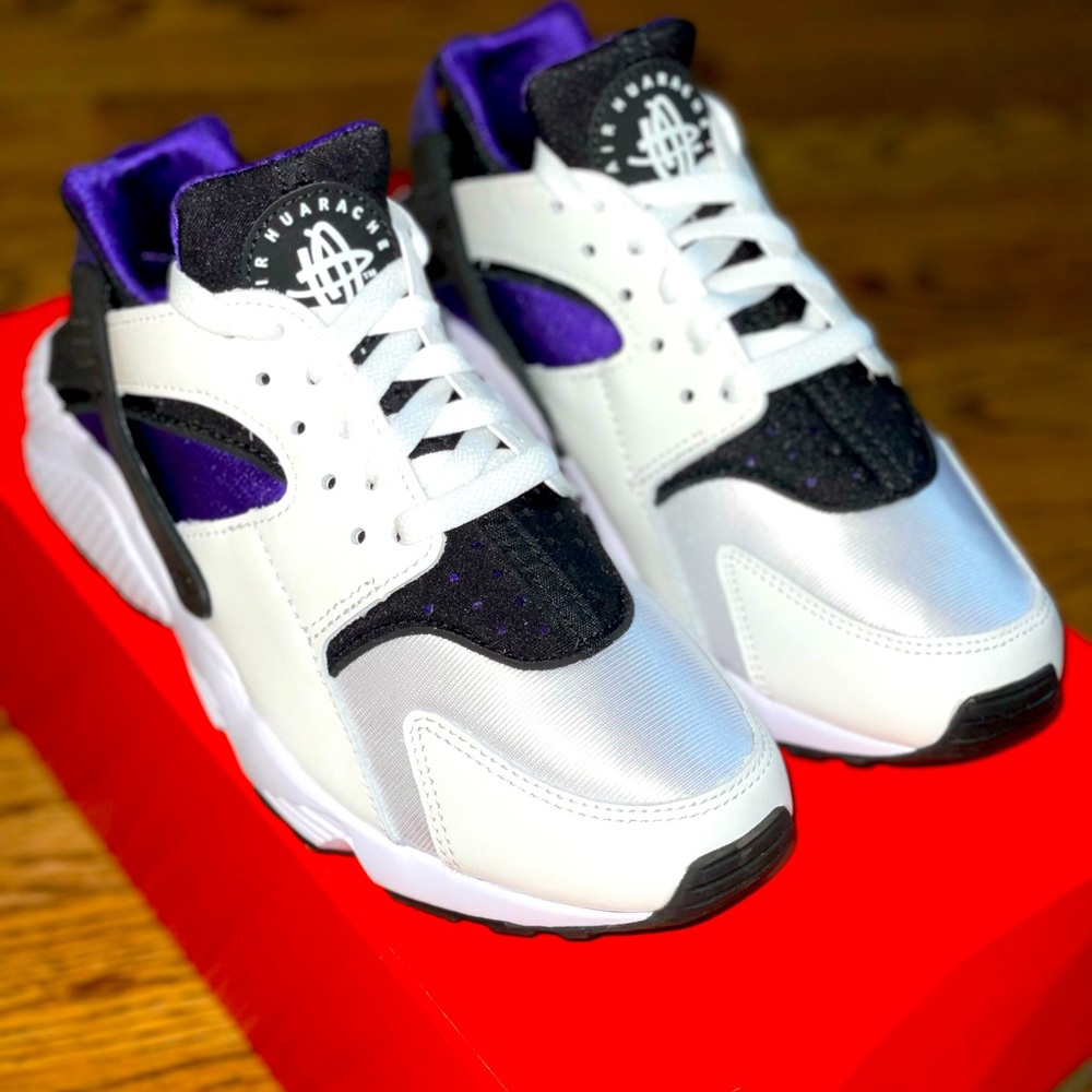 W NIKE AIR HUARACHE OG “PURPLE PUNCH” - Picture 2 of 8